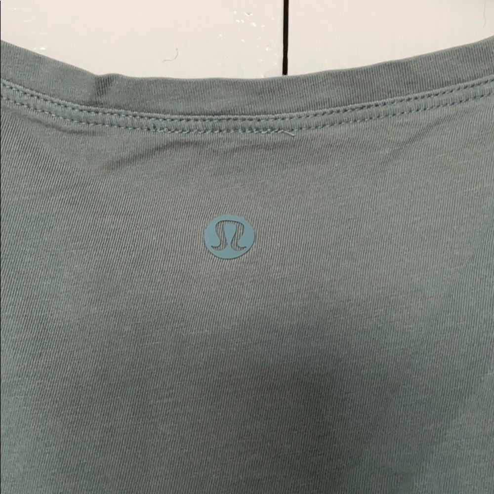 Lululemon front tie crop shirt sz: 6 grey sage - Picture 4 of 4